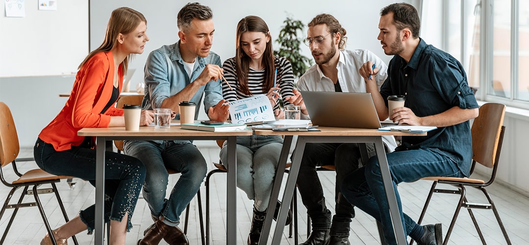 5 Reasons for Choosing Hybrid Work Model