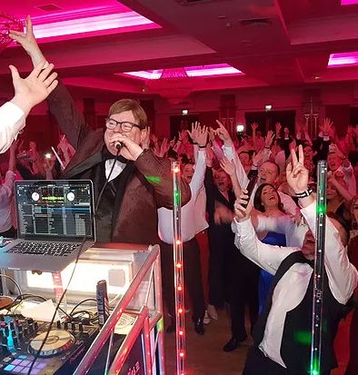 Wedding Entertainment - Stevie Dee Wedding DJ