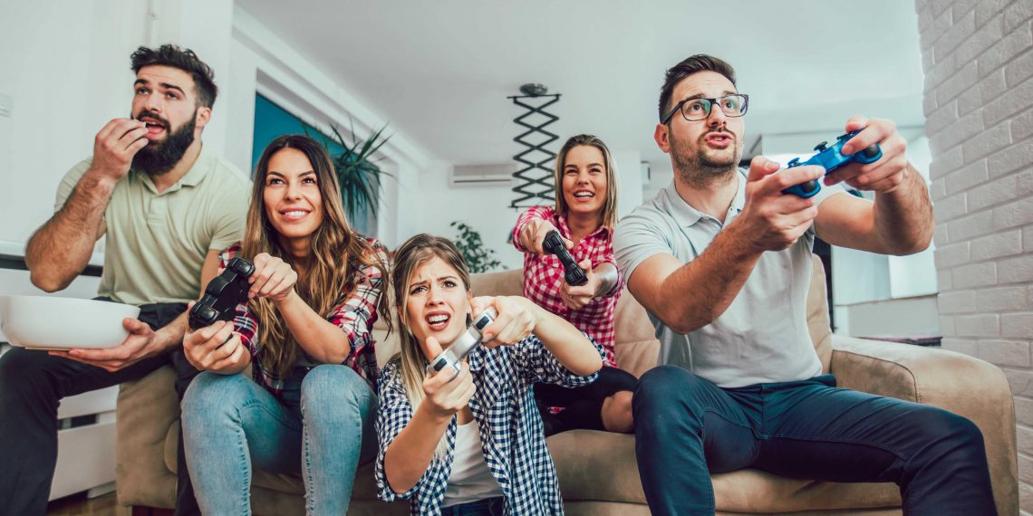 Top 4 munchies for game nights with college mates!