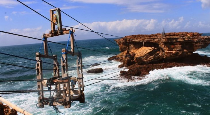 Wisata pantai dengan pemandangan alam yang unik dan indah di Jogja