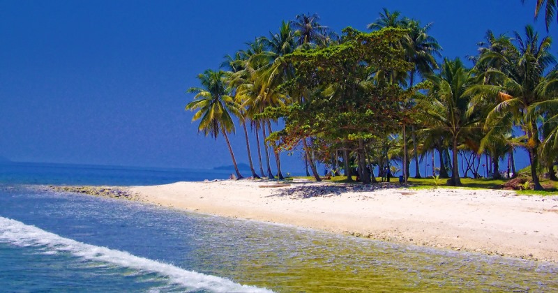 wisata Pulau Randayan yang eksotis dan mempesona di Kalimantan Barat