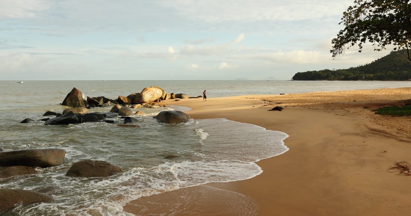 Indahnya wisata pantai Pasir Panjang di Singkawang