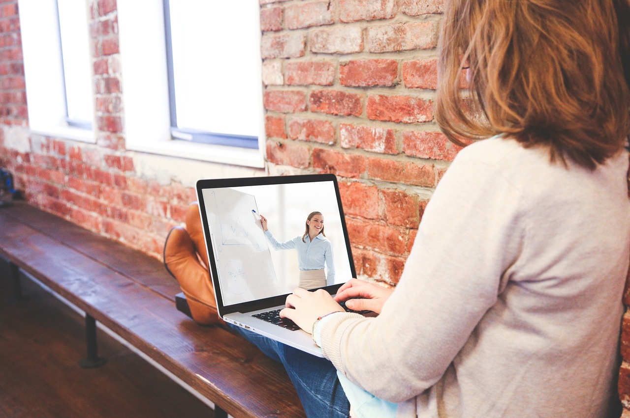 How to Find The Perfect Online Tutor?