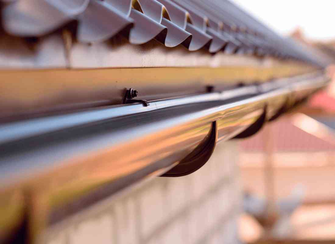 How Do Professionals Clean Your Gutters?