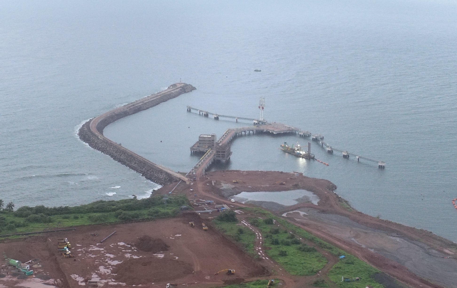 Floating Storage & Regasification Unit (FSRU)