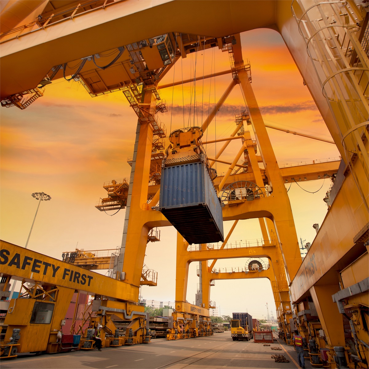 Overhead Cranes - Crucial Tools in Modern Sector