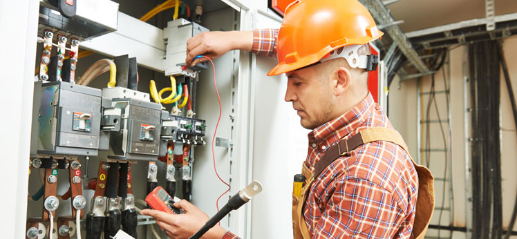 Choose Commercial Electrician Specialist In Gold Coast
