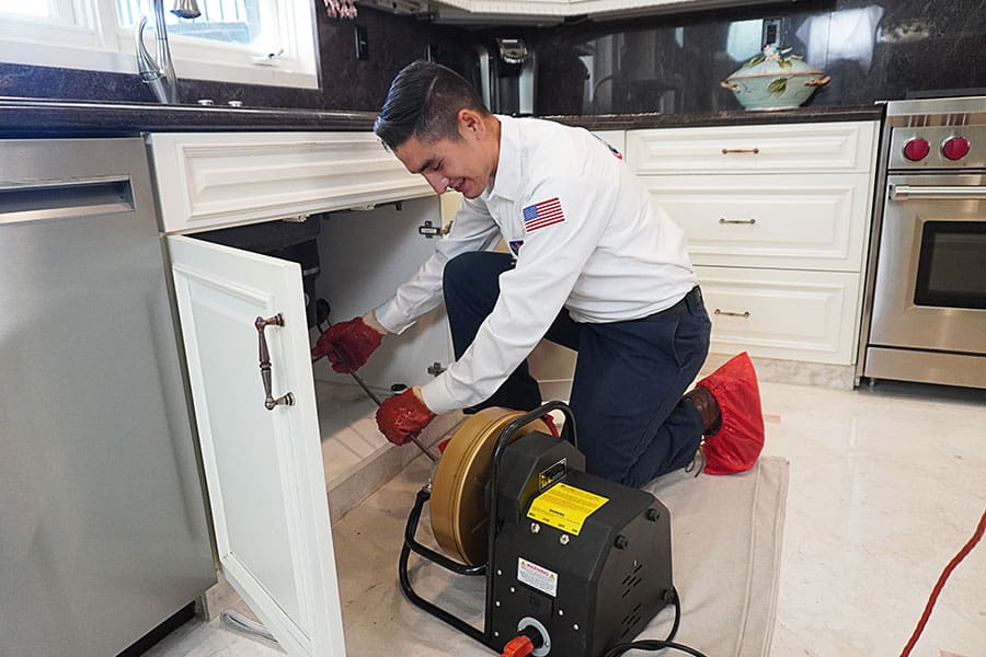 How To Clean The Clogged Drain With Easy Ways?