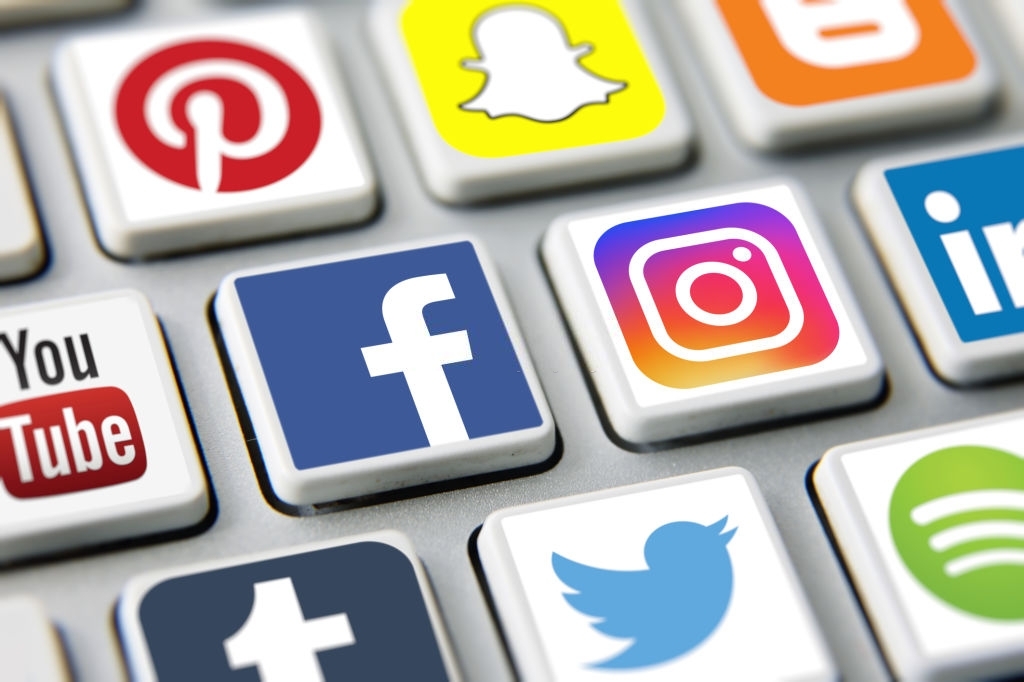 Convert Audience Into Customer Through Social Media Marketing