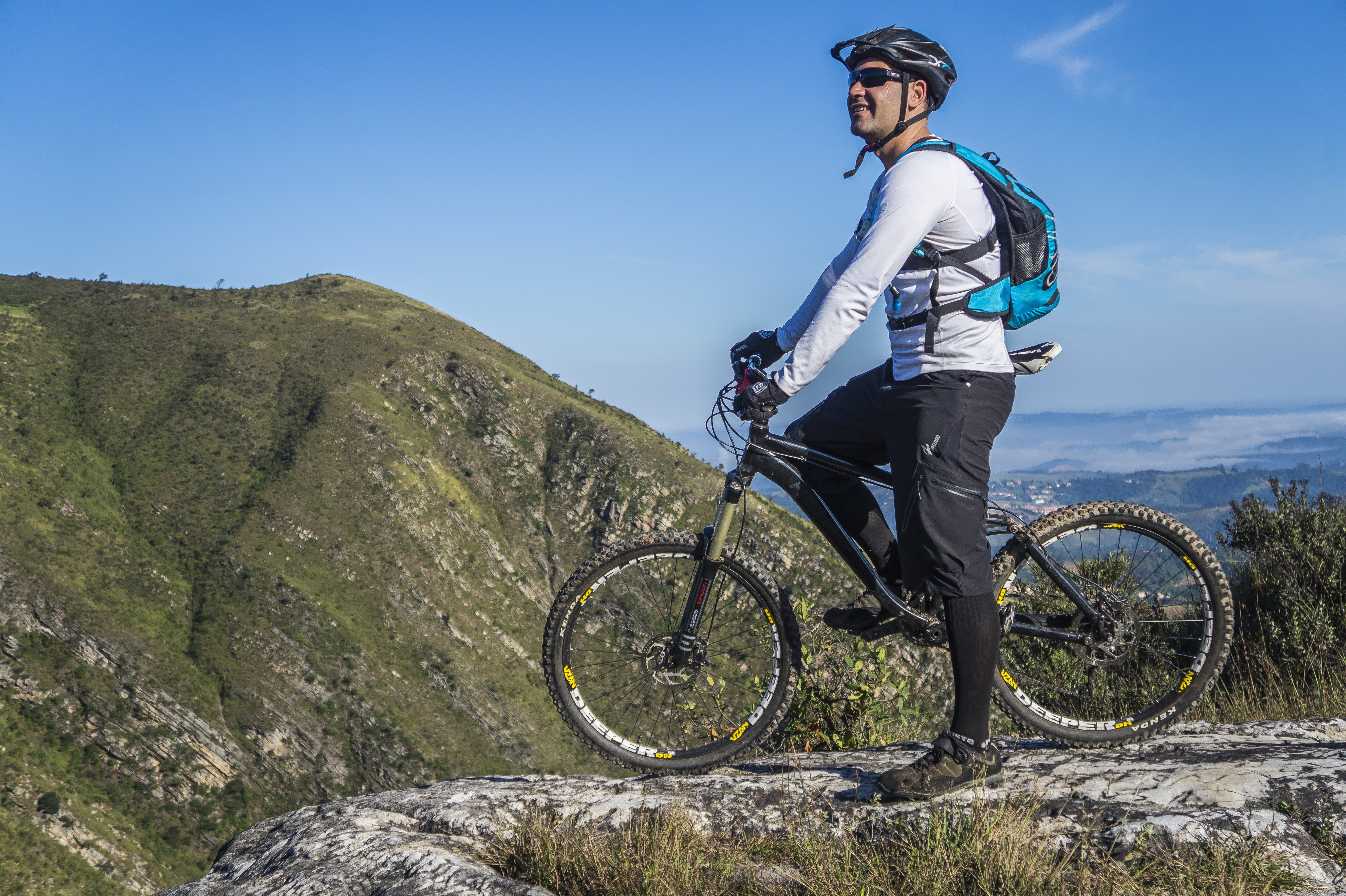 Cycling Sunglasses; Help Reduce the Sun Glare and Provide Cyclists Better Visibility