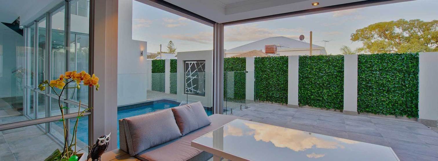 Some Benefits of a Fake Hedge