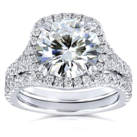 Halo Style Engagement Rings