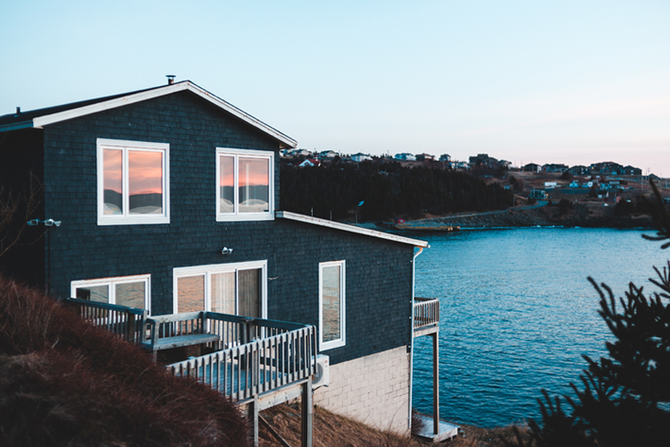 When to Consider a Waterfront Property as A Good Investment?
