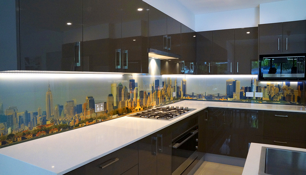 Why Should You Choose Kitchen Glass Splashbacks?
