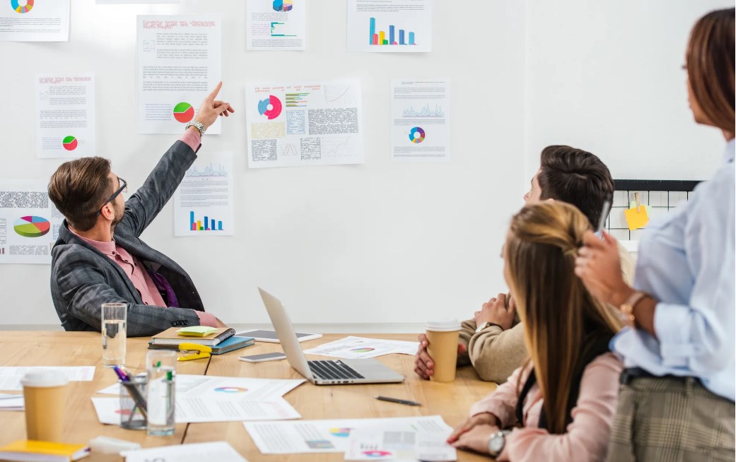 Learn to play piano for beginners