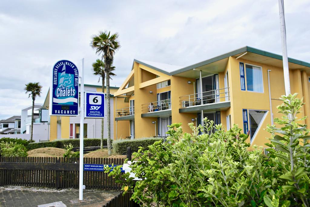 Luxury Beachfront Accommodations in Manukau, Auckland