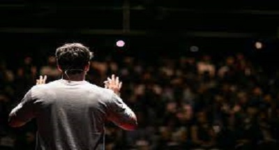 How Great Motivational Speakers Help You Engage Your Team?