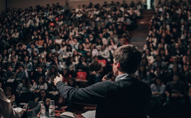 Why Do You Need a Business Motivational Speaker?