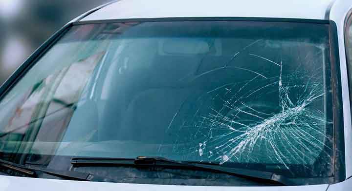 Common Reasons of Auto Glass Damage