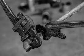 Common Plumbing Issues and How a Professional Plumber Can Help