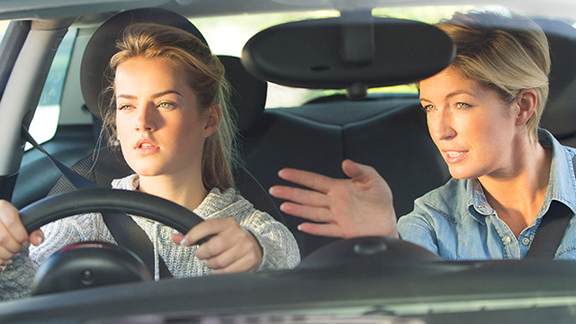 Driving Instructor Melbourne | YLOODrive