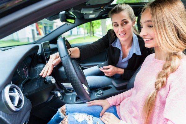 What to Expect During Your First Driving Lesson