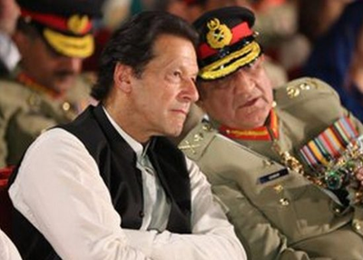 The army stands behind me: Imran Khan