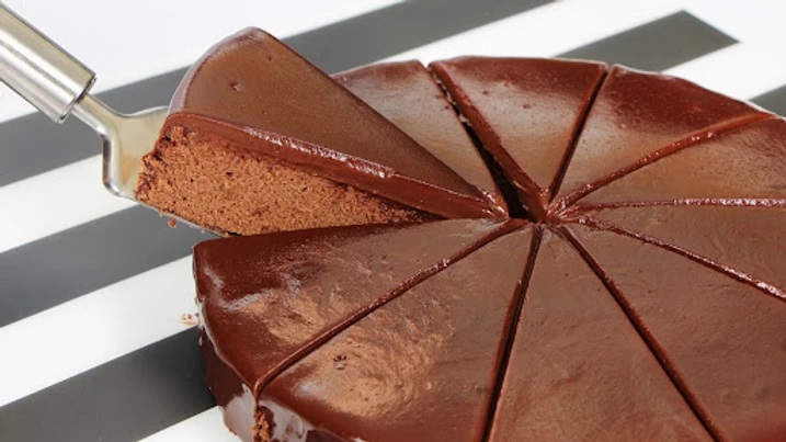 Recipe to the Best Ever CBD Dark Chocolate Cake!