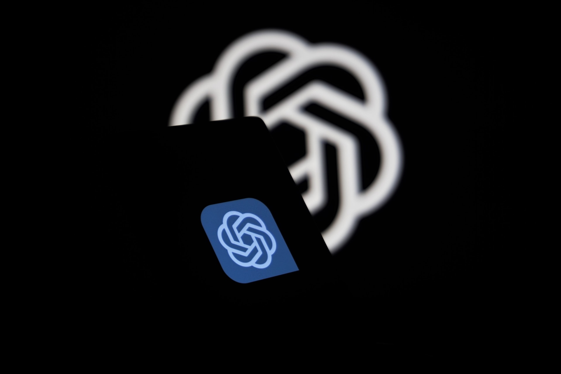 ChatGPT vs. Traditional Sales Representatives: Pros and Cons