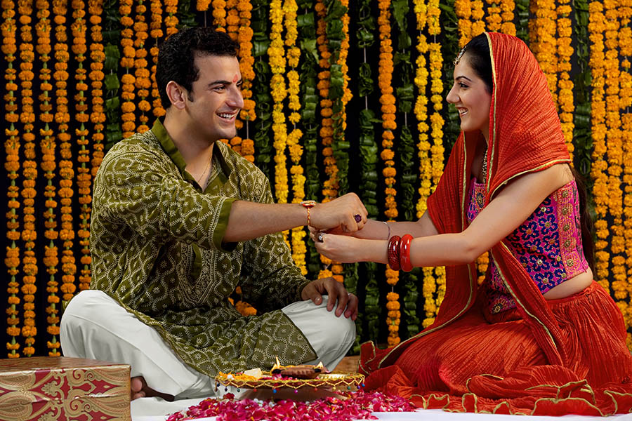 How to Find Fancy Rakhis and Customized Gifts