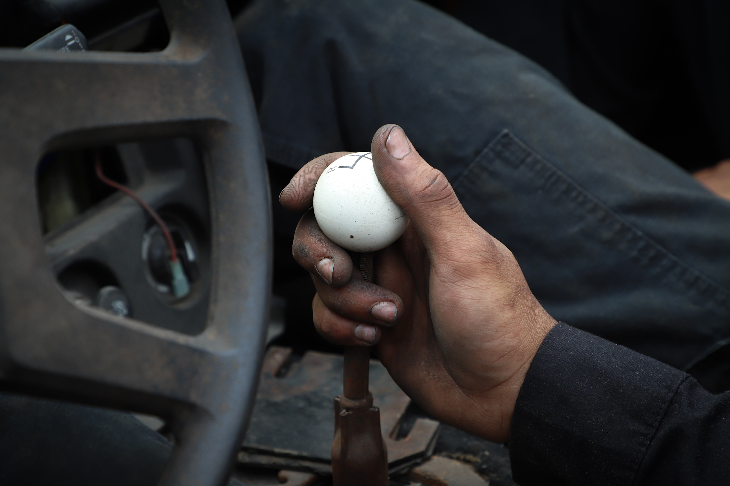 Make Sure To Never Miss These Signs Of A Transmission Problem