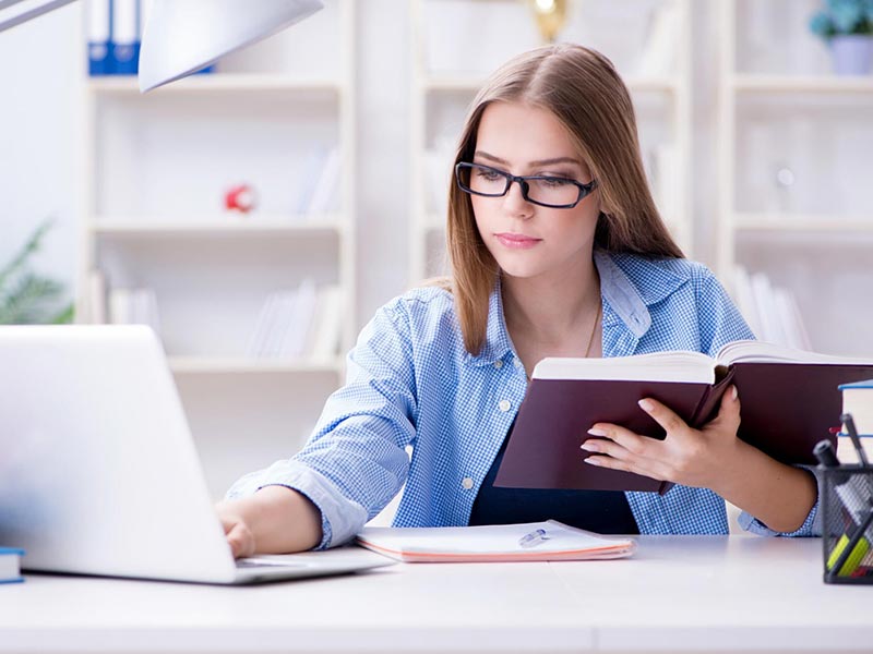 How Does UPSC Online Coaching Help with Time Management?