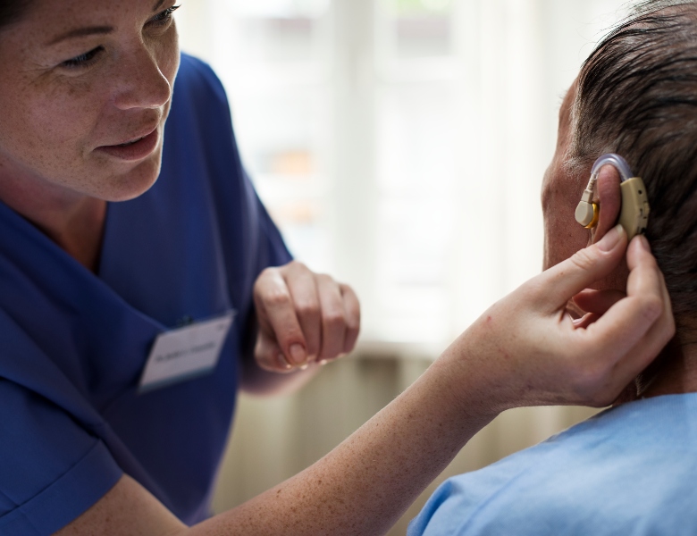 How to Choose the Ideal Hearing Aid Machine with the Best Prices