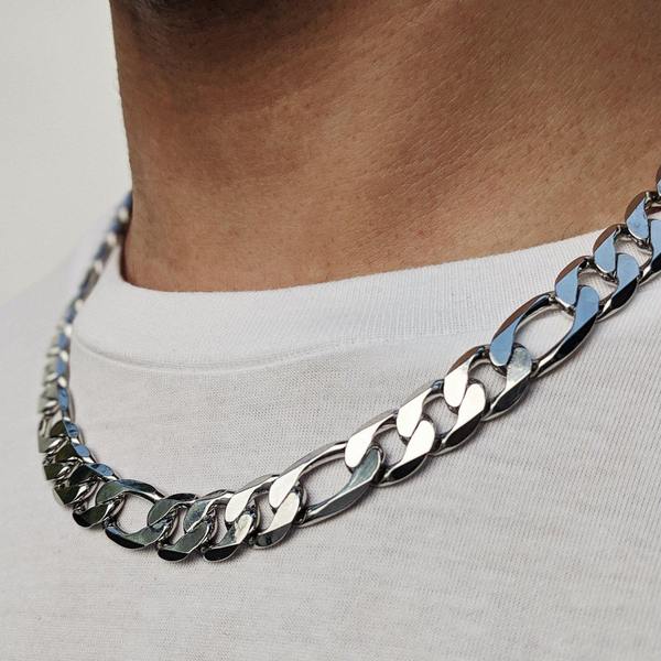 Wear a Chunky Figaro Chain to Enhance Your Look!