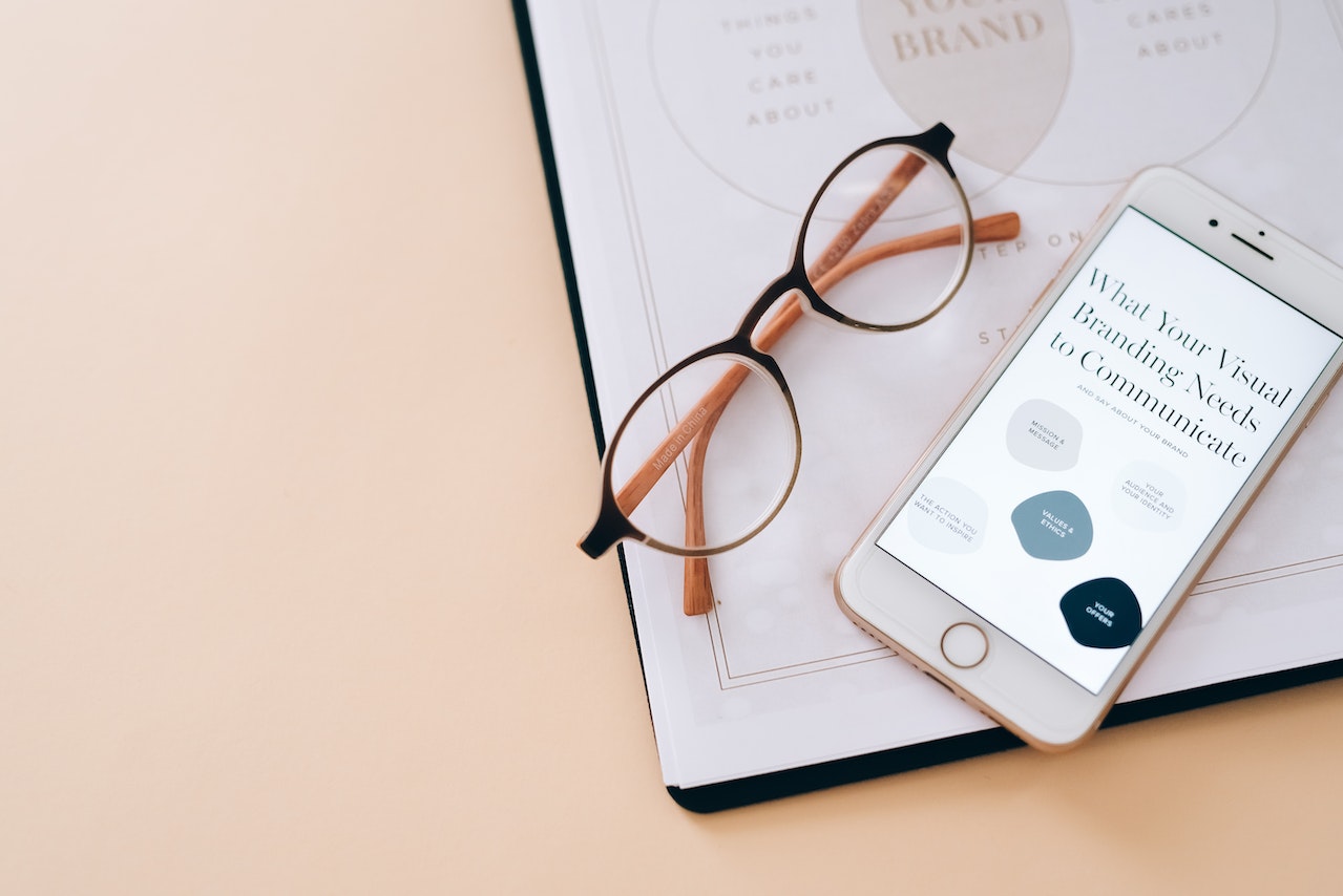 Branding and Brand Management in the Digital Age: Building a Strong Digital Presence