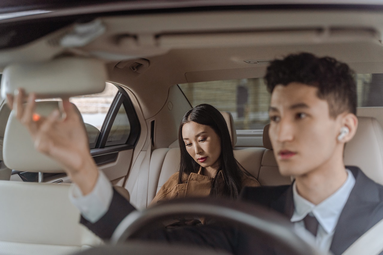 7 Benefits of Hiring a Private Chauffeur Service