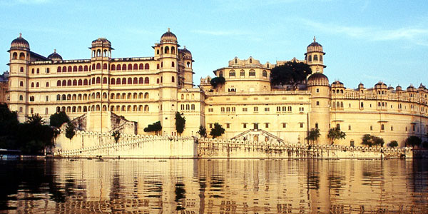 Top Travel Destinations in Udaipur to Visit with Friends