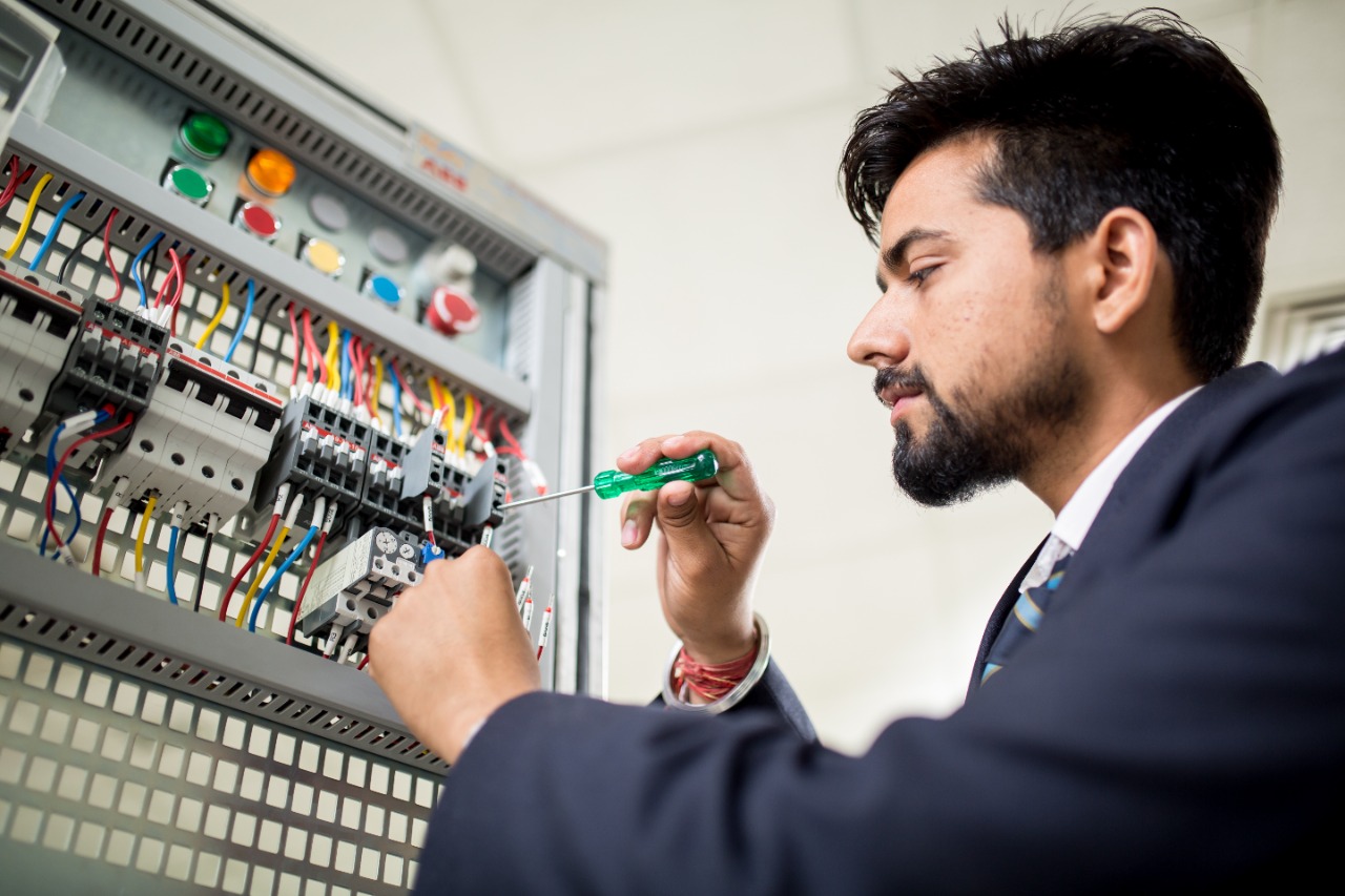 One of Best Engineering Colleges in Uttar Pradesh | Software Engineering Courses