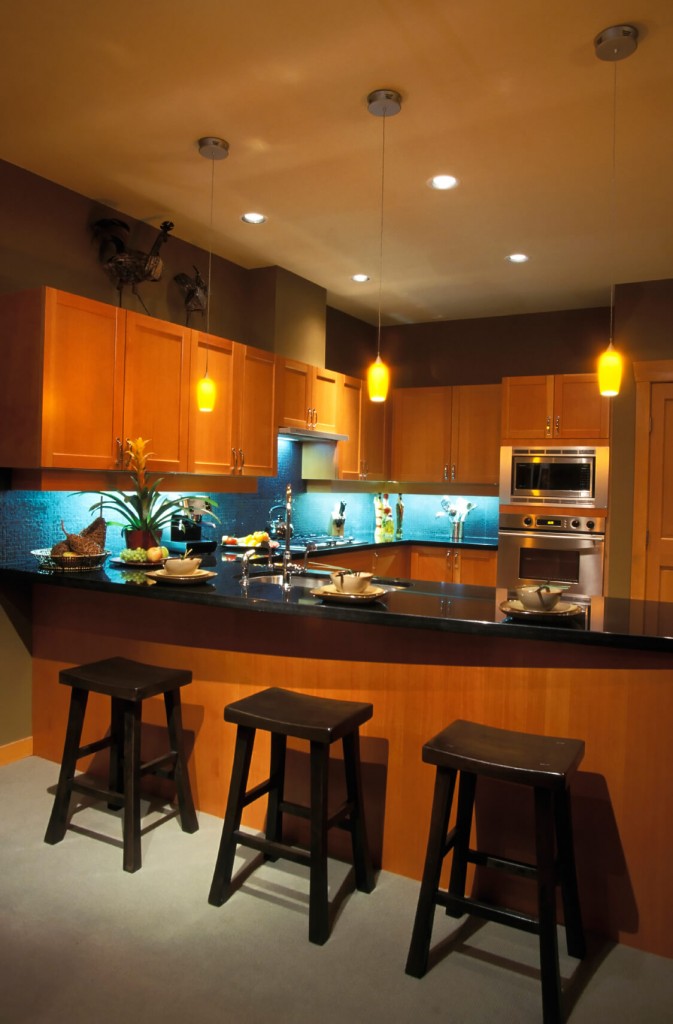 5 Striking Kitchen Lighting Combinations