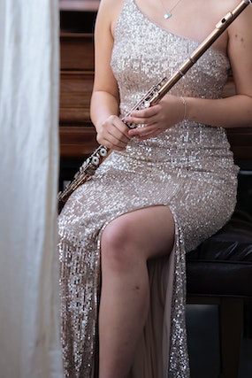 CAN YOU WEAR GLITTER DRESSES TO A WINTER WEDDING