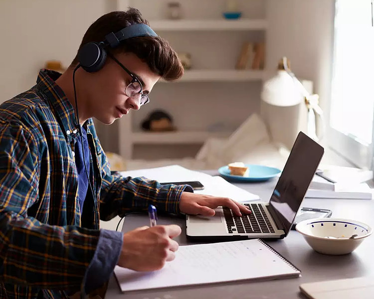 Choose the Best Online Course for French Language | Bonjour Fluency Academy