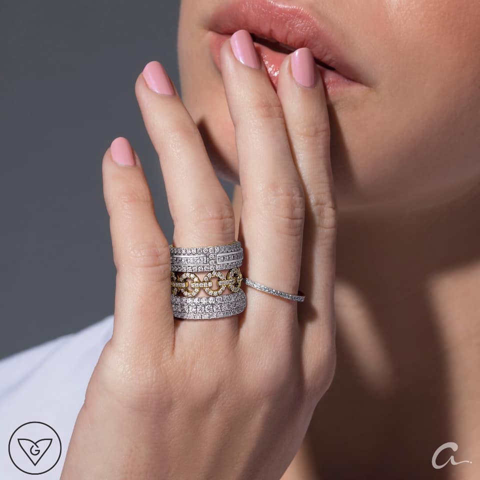 What To Look For In Sellers While Ordering Eternity Wedding Bands Online