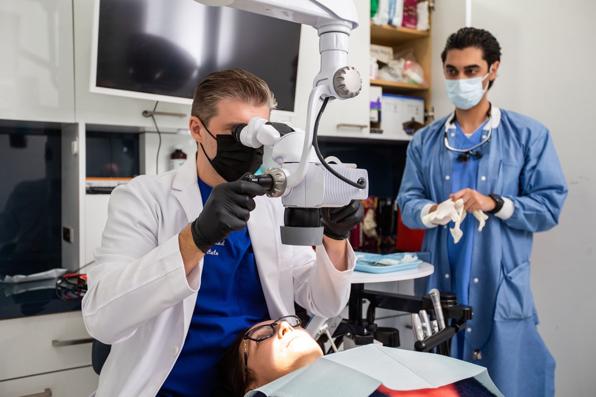 The Ultimate Showdown: Bonding vs. Veneers