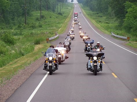 Tips and Etiquettes Must Learn for Group Riding