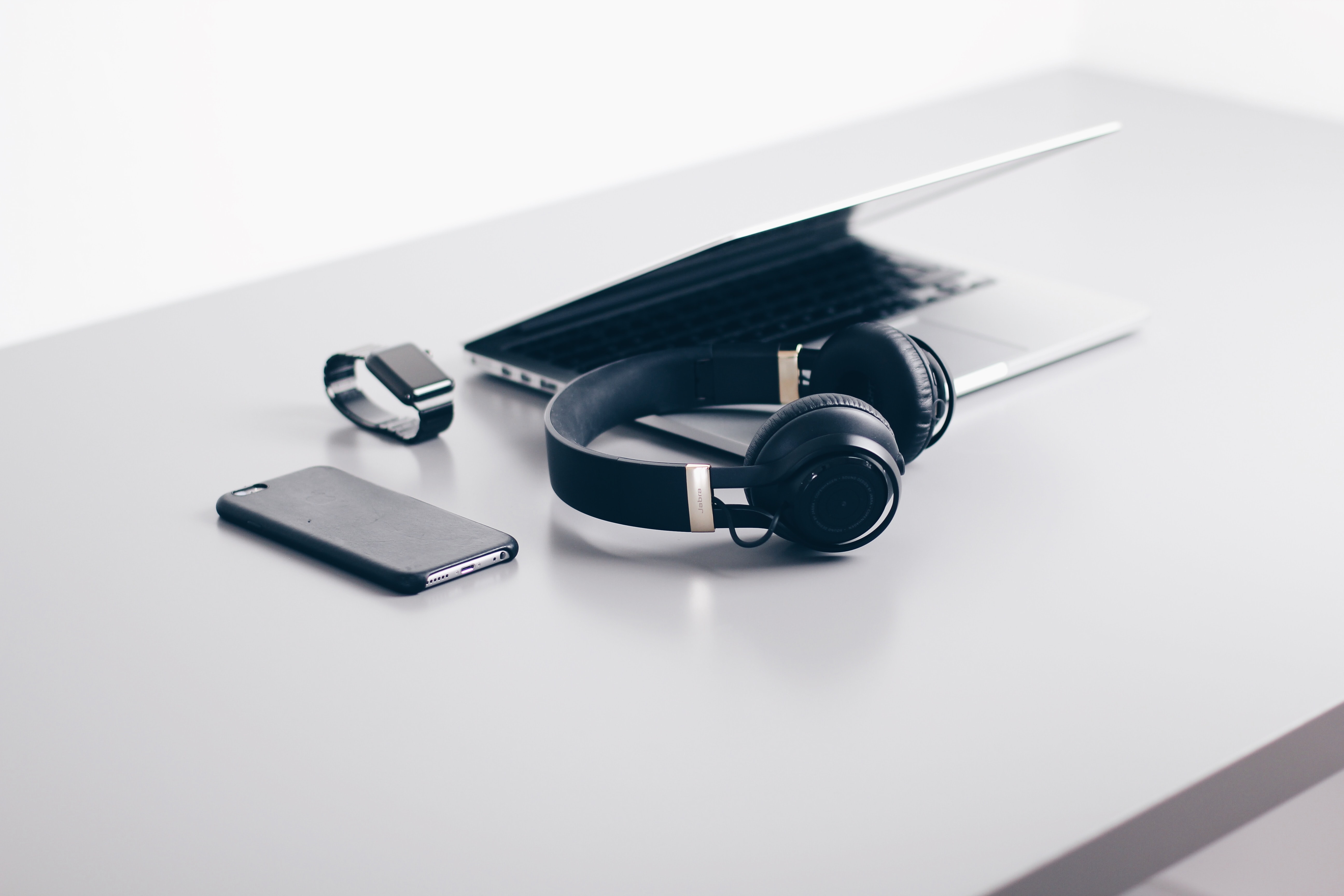 Consumer Electronics E-Commerce Market Report 2021 - SWOT Analysis, Key Players, and Forecasts 2030