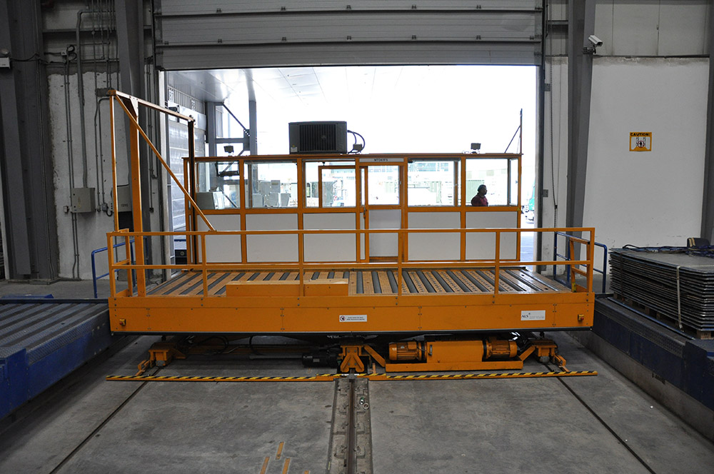 Optimizing Pharma Logistics with Automated Cargo Conveying Components