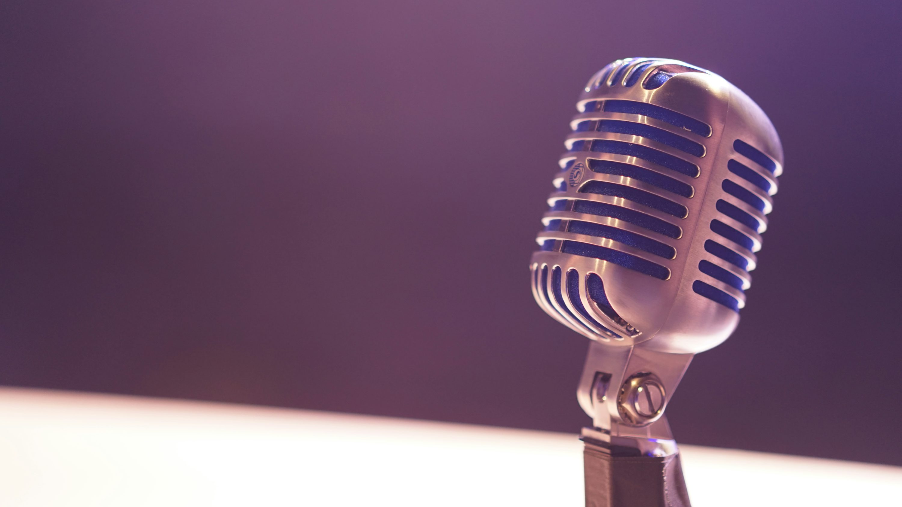 Designing The Perfect Venue For Performance With A Radio Microphone Hire