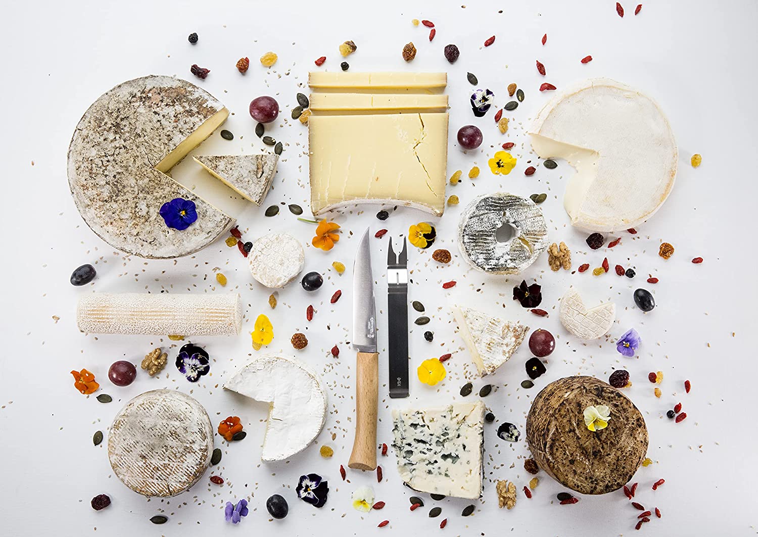 How to Taste Cheese Like a Pro ? 4 tips help you !