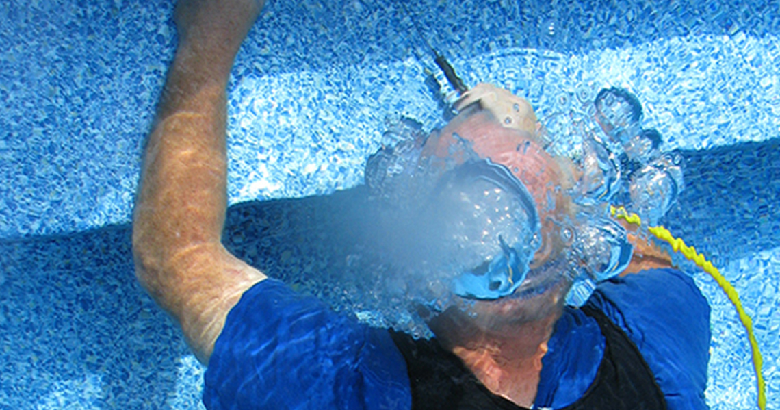 outdoor swimming pool cleaning dubai