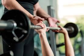 GIRLS LIFTING WEIGHTS: 9 REASONS